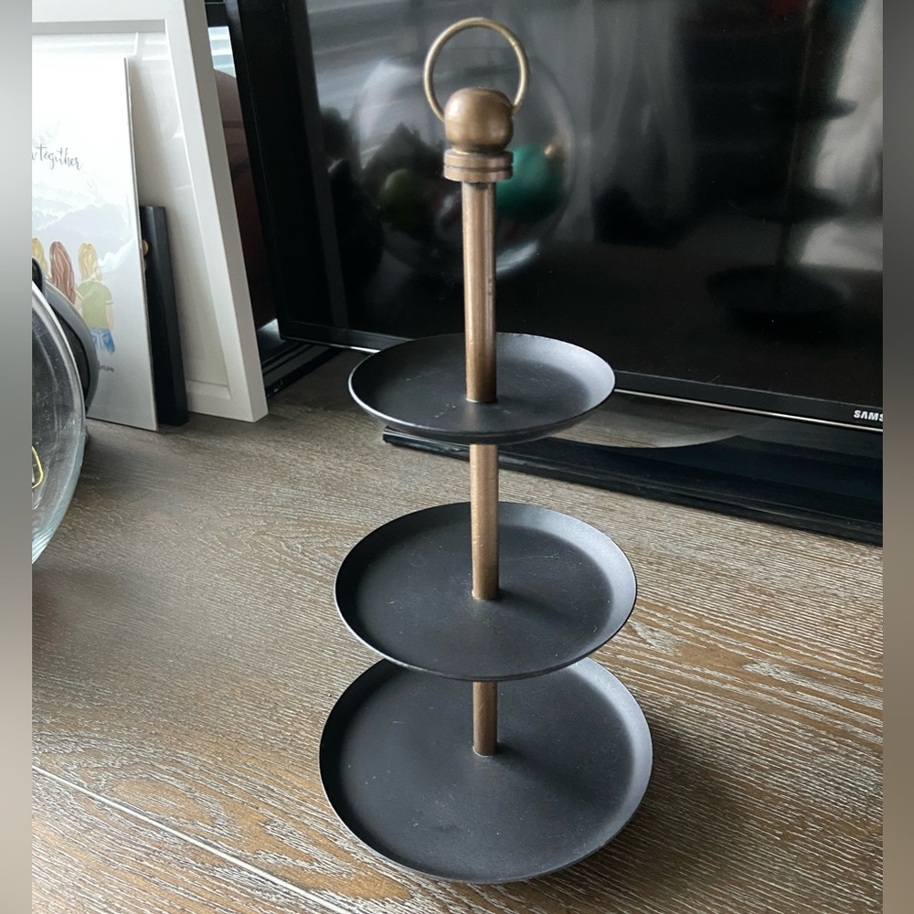 Metal Tiered Display